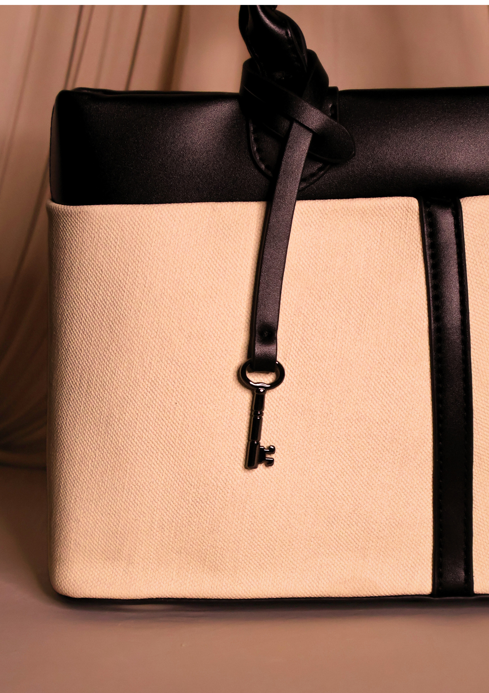Nakhre di Chabi Satchel Bag