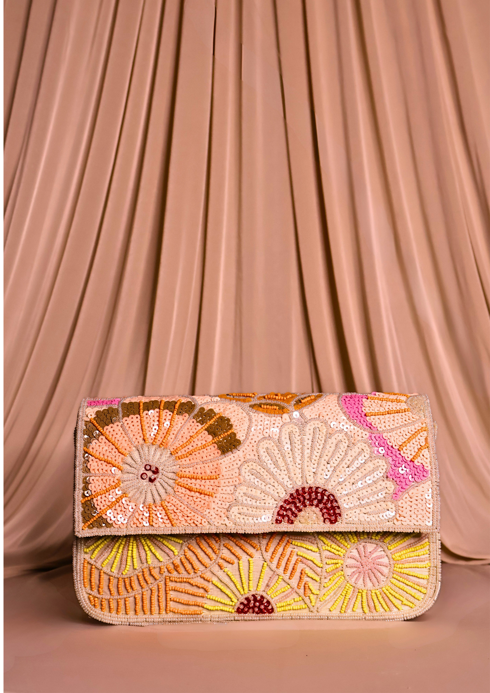 Beadkari Clutch