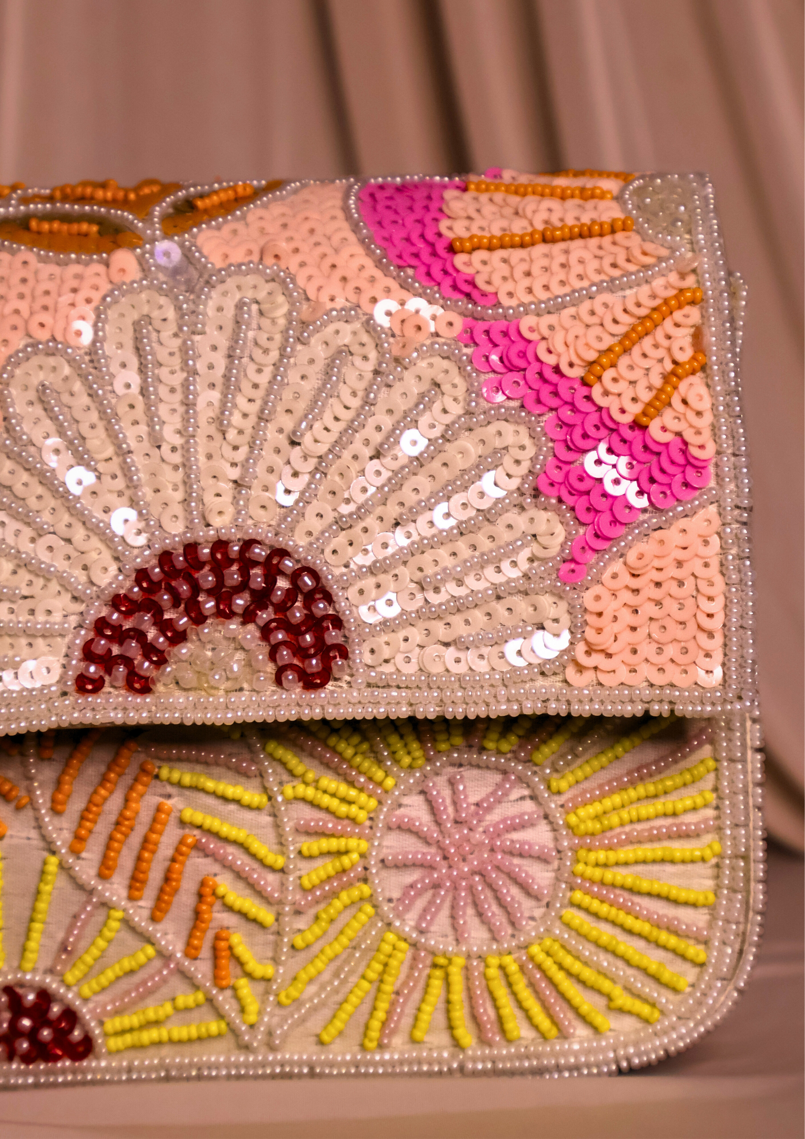 Beadkari Clutch