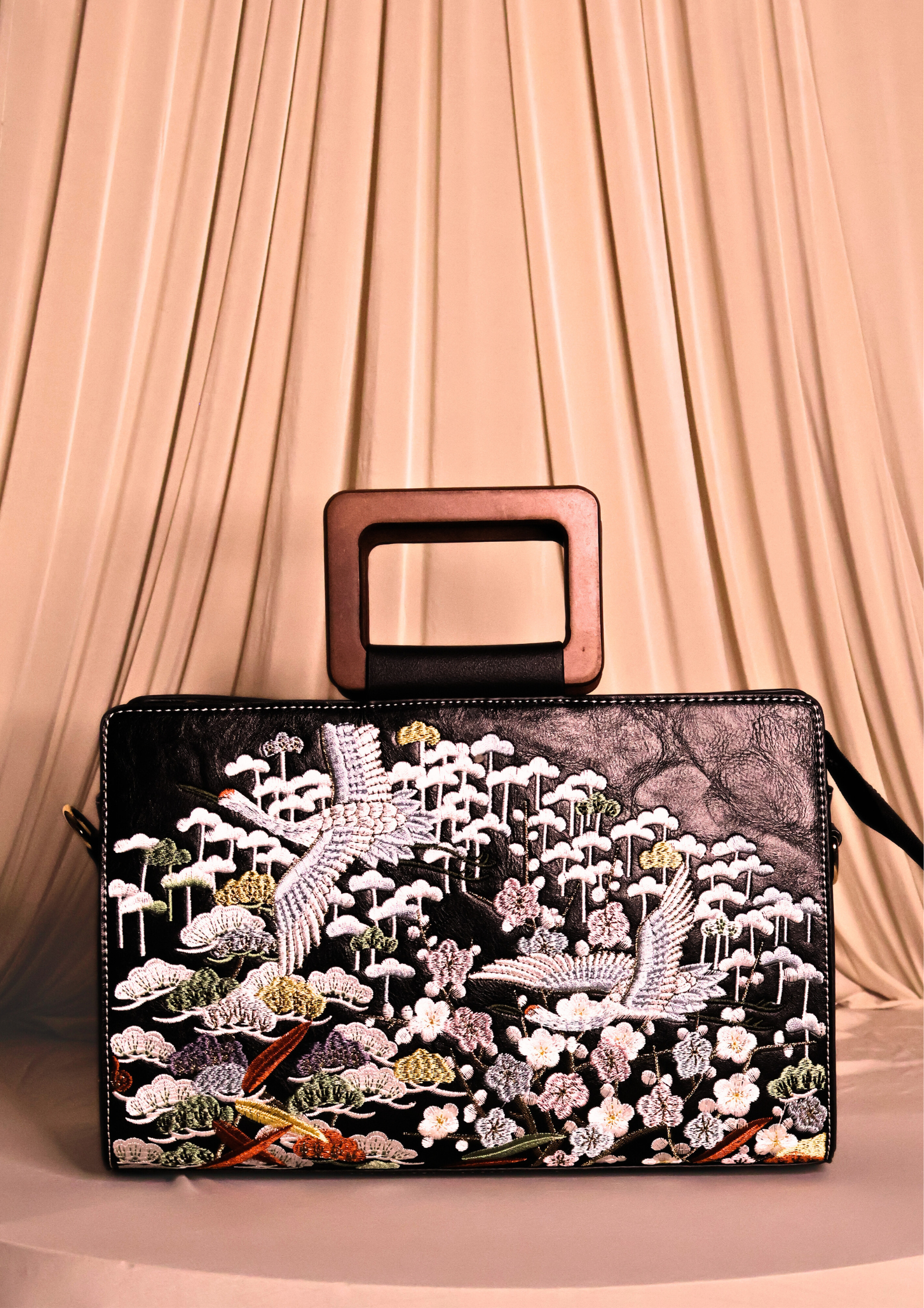 Manzar Bag