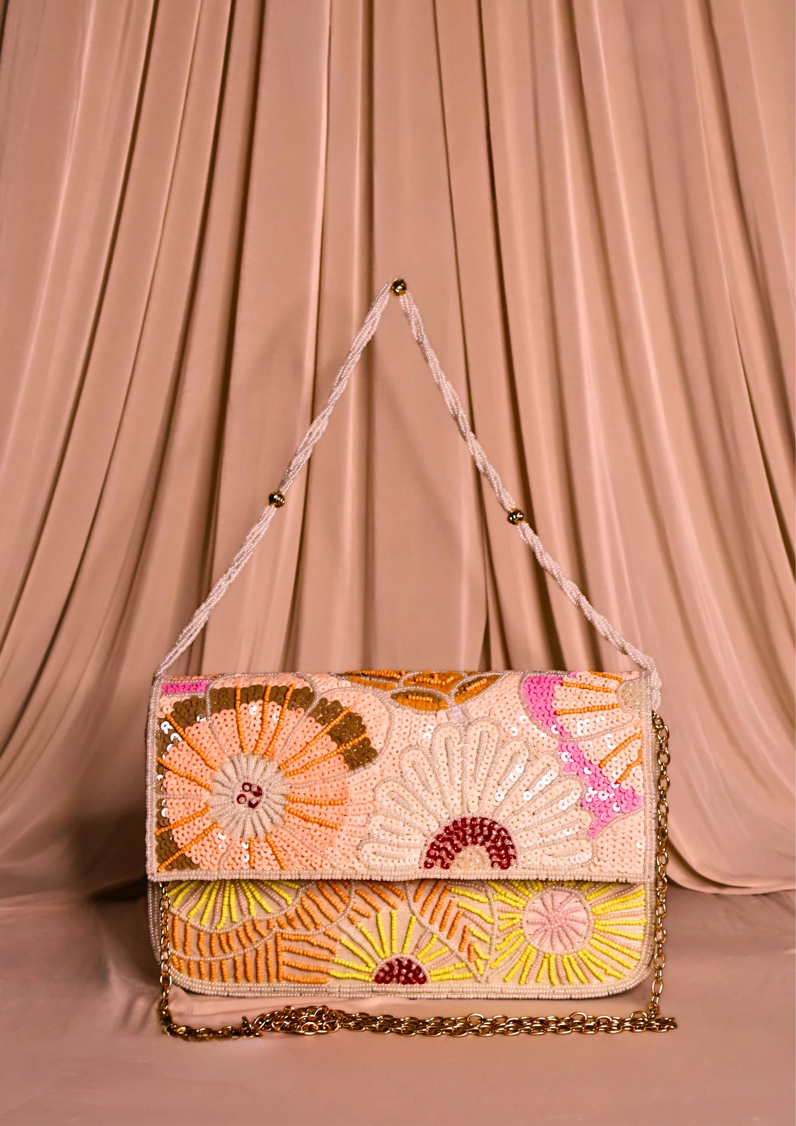 Beadkari Clutch